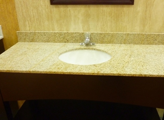 G682 Golden Garnet Granite Bathroom Vanity Tops Sinks Basins